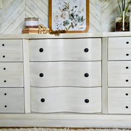 Long Dresser / Credenza ✨ Vintage Wave Front Dresser – Mid Century Modern Charm ✨